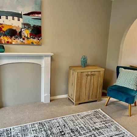 Canada House - Sleeps 6 -3 King Or 6 Single Ideal For Contractors Warrington Exteriér fotografie